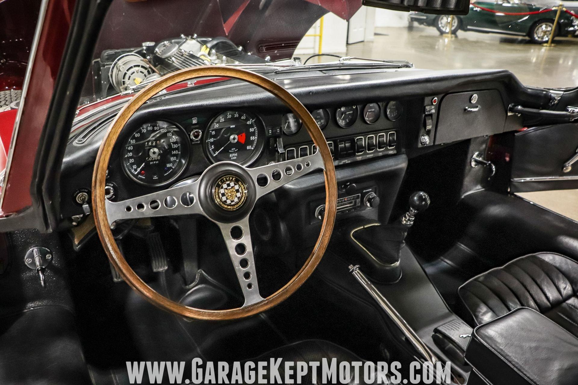 Unknown-E-type-1971-Regency-Red-Black-15