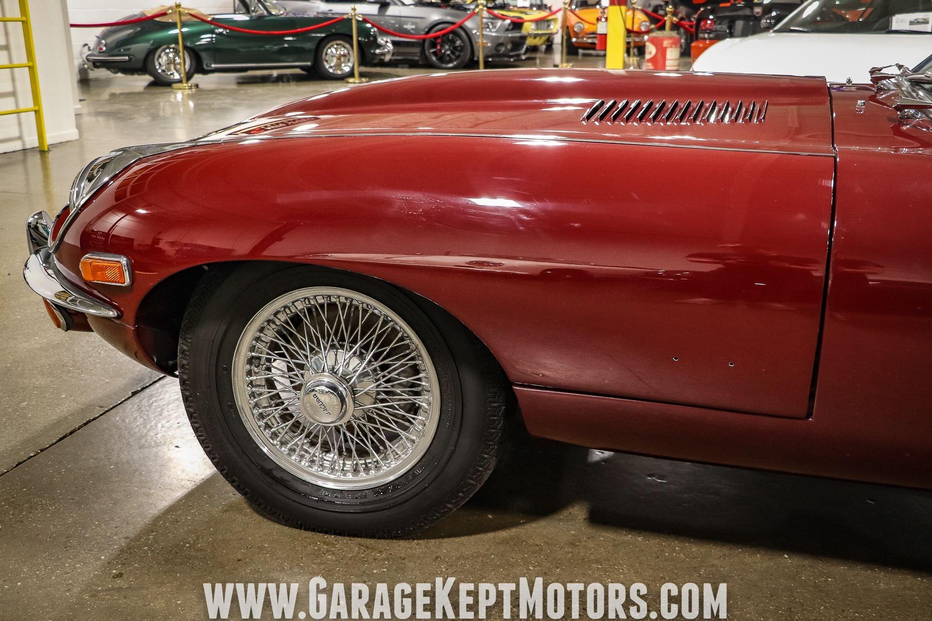Unknown-E-type-1971-Regency-Red-Black-23