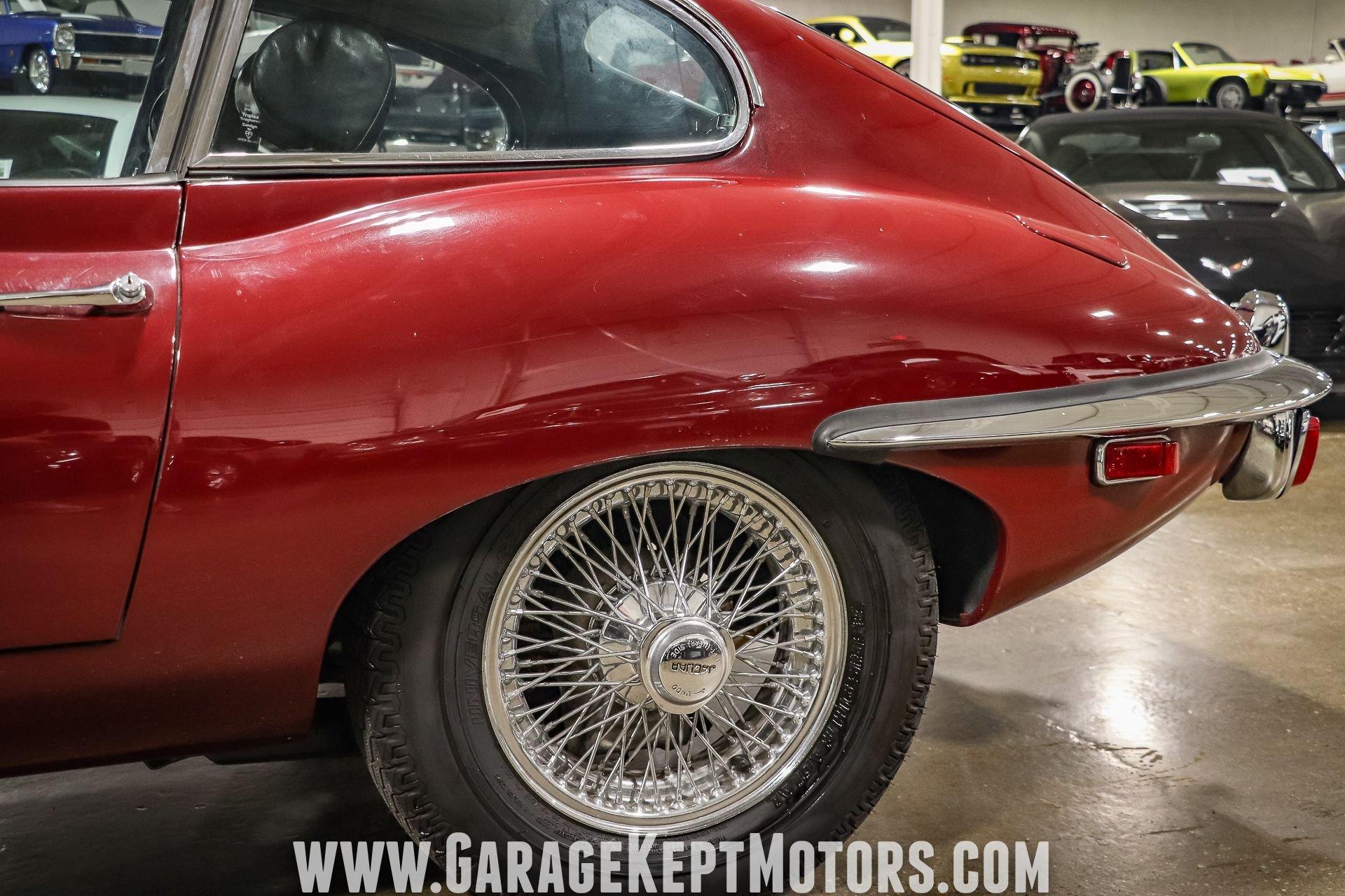 Unknown-E-type-1971-Regency-Red-Black-25