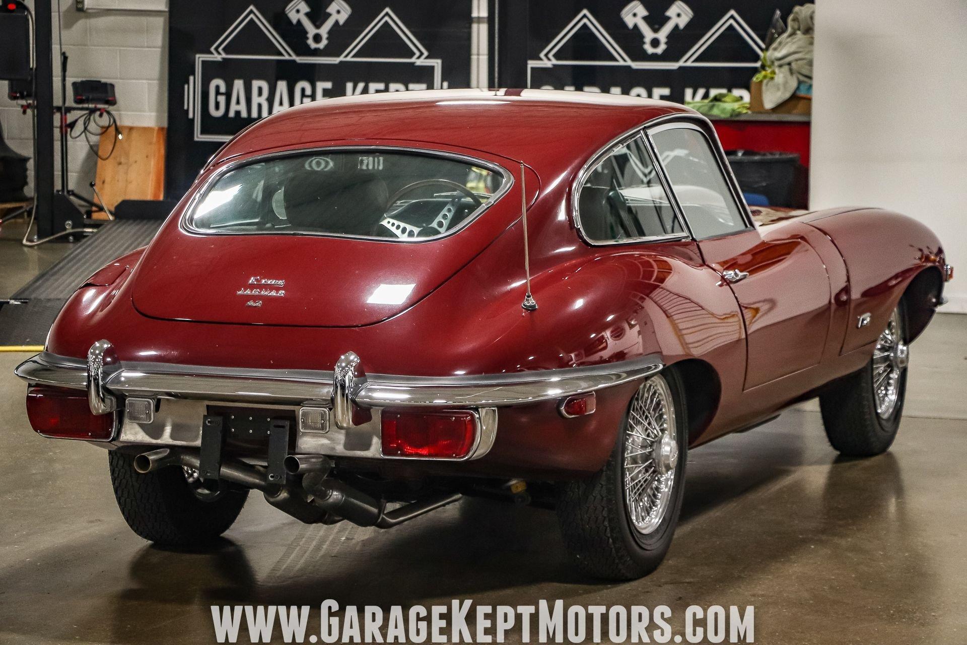 Unknown-E-type-1971-Regency-Red-Black-26