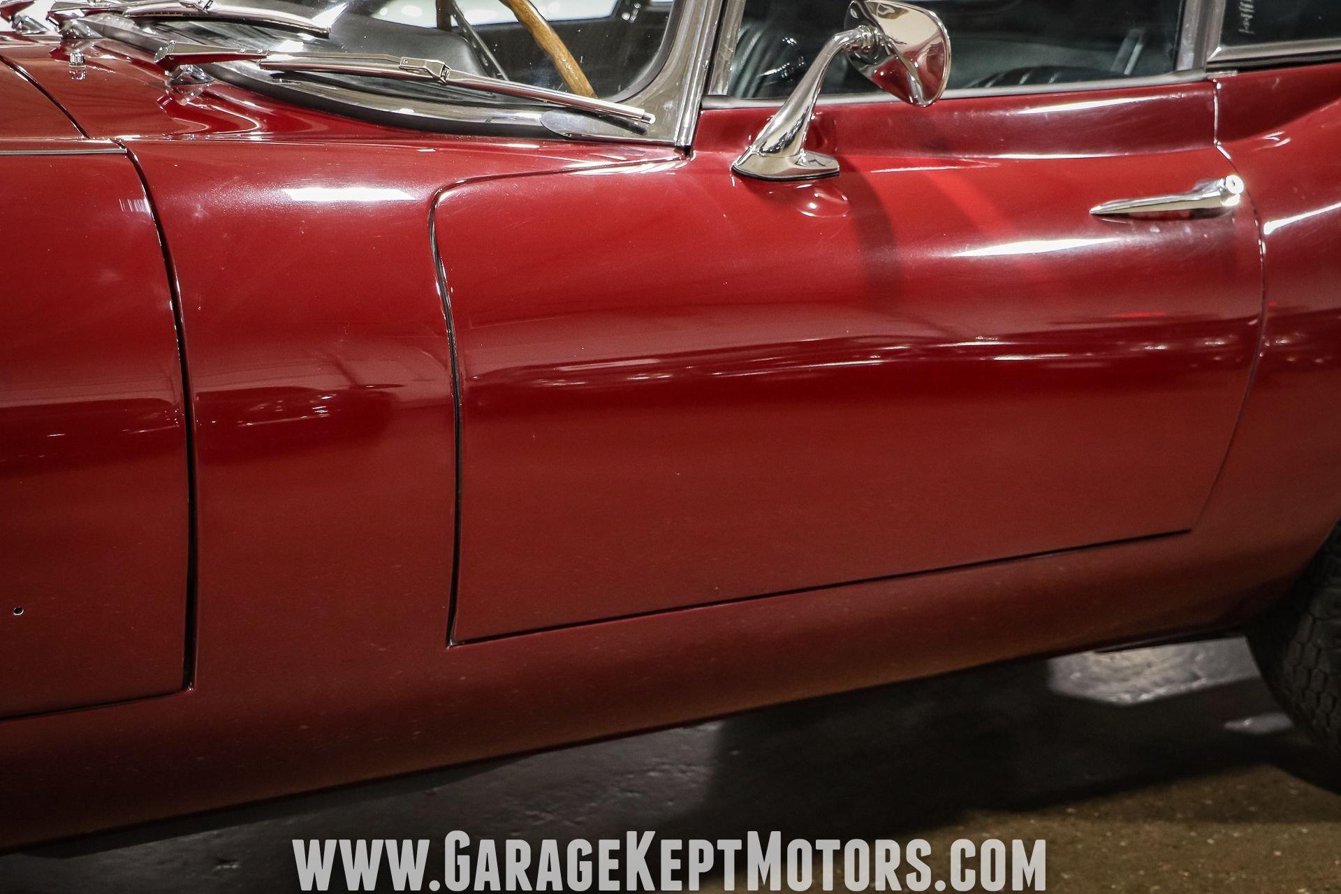 Unknown-E-type-1971-Regency-Red-Black-3