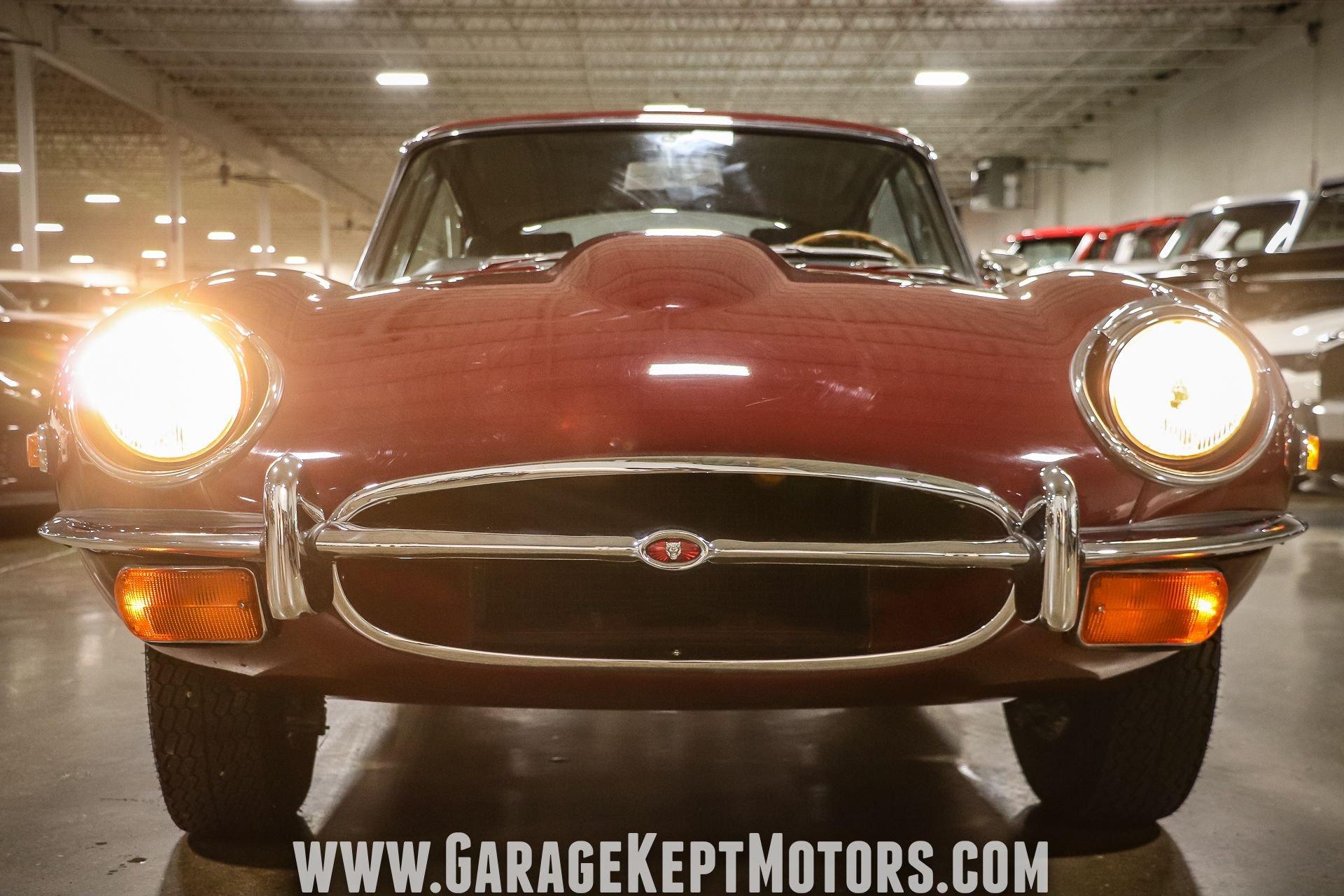 Unknown-E-type-1971-Regency-Red-Black-39