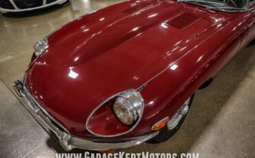 Unknown-E-type-1971-Regency-Red-Black-42