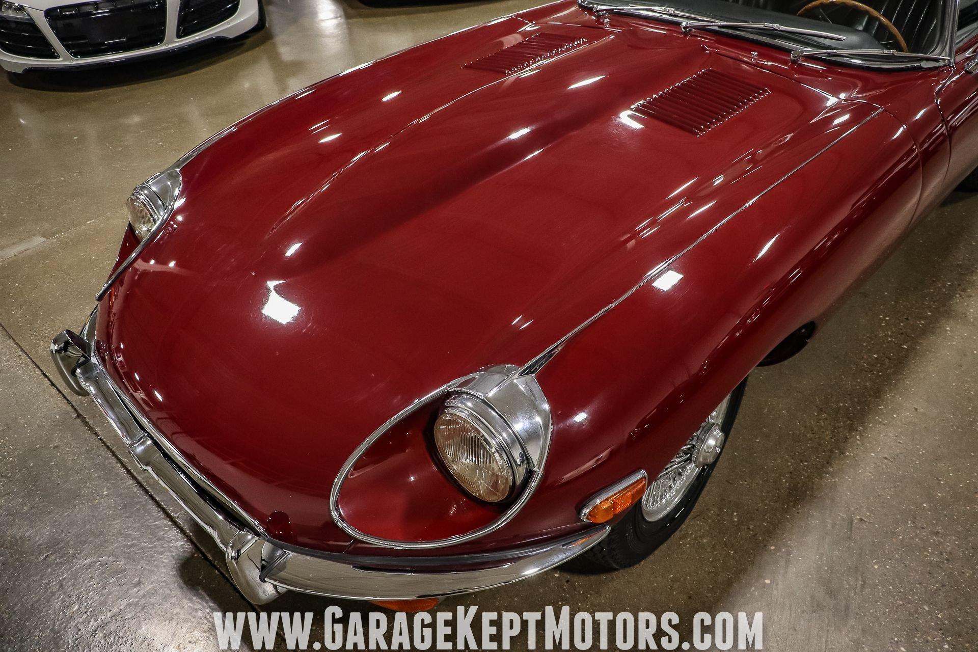 Unknown-E-type-1971-Regency-Red-Black-42
