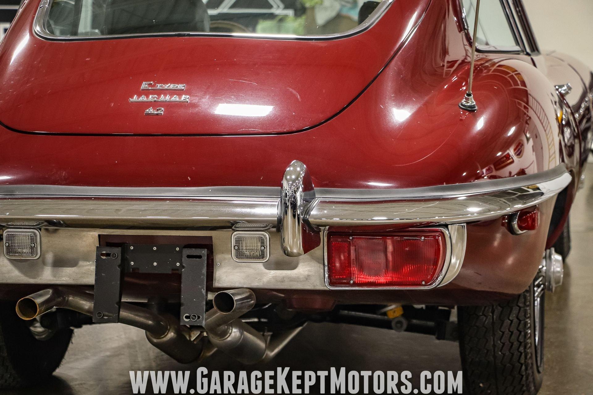 Unknown-E-type-1971-Regency-Red-Black-8