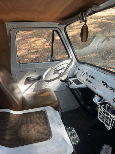 Unknown-Econoline-1966-Yellow-2