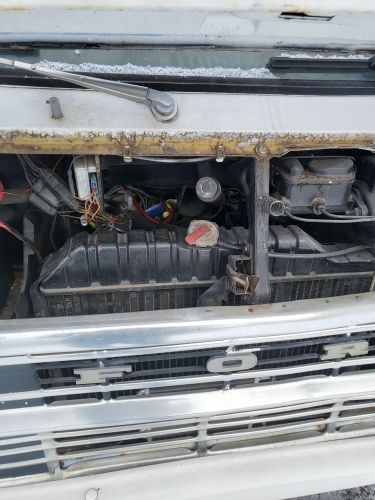 Unknown-Econoline-1972-White-Gray-12