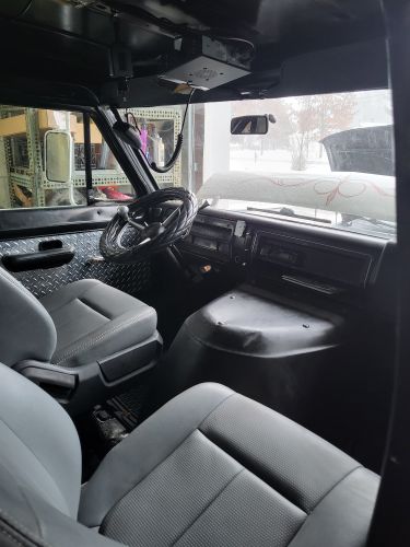 Unknown-Econoline-1972-White-Gray-16