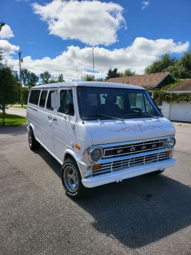 Unknown-Econoline-1972-White-Gray-2