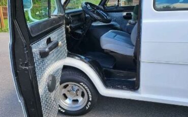 Unknown-Econoline-1972-White-Gray-24