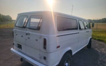 Unknown-Econoline-1972-White-Gray-26