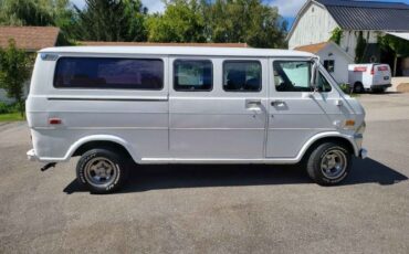 Unknown-Econoline-1972-White-Gray-3