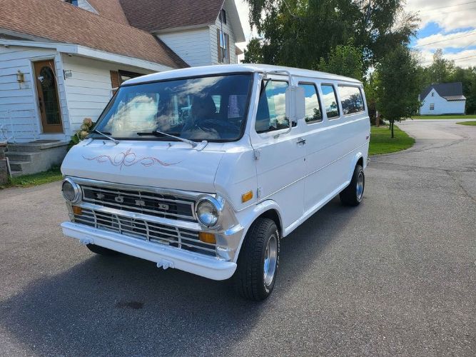 Unknown-Econoline-1972-White-Gray