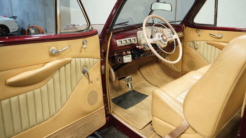 Unknown-Eight-1947-Anniversary-Red-Beige-3
