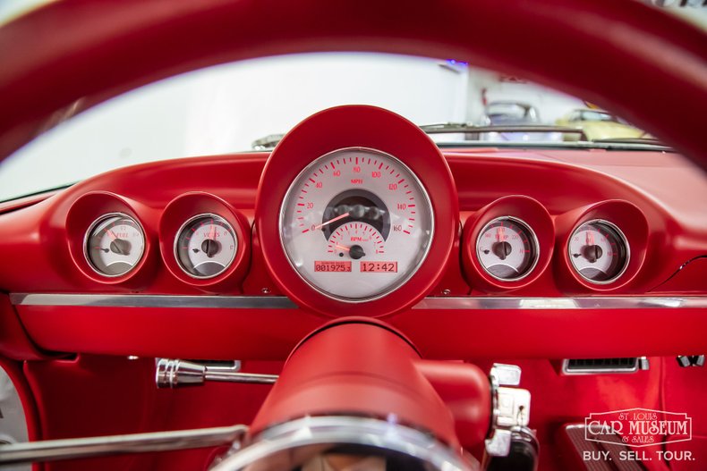 Unknown-El-camino-1960-Silver-Red-Leather-46