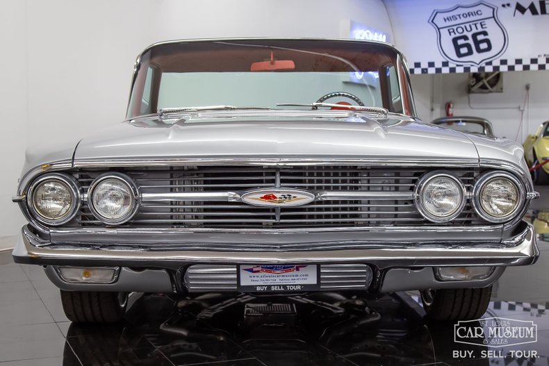Unknown-El-camino-1960-Silver-Red-Leather-6
