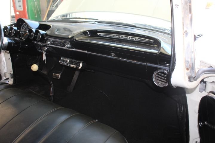 Unknown-El-camino-1960-white-black-27