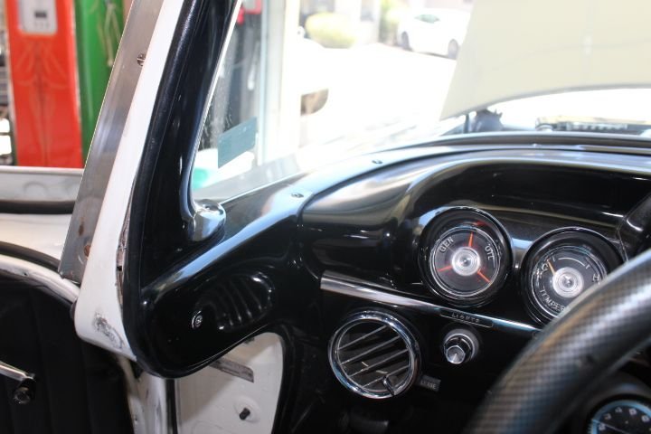 Unknown-El-camino-1960-white-black-35