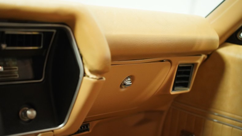 Unknown-El-camino-1970-Medium-Gold-Metallic-Saddle-12