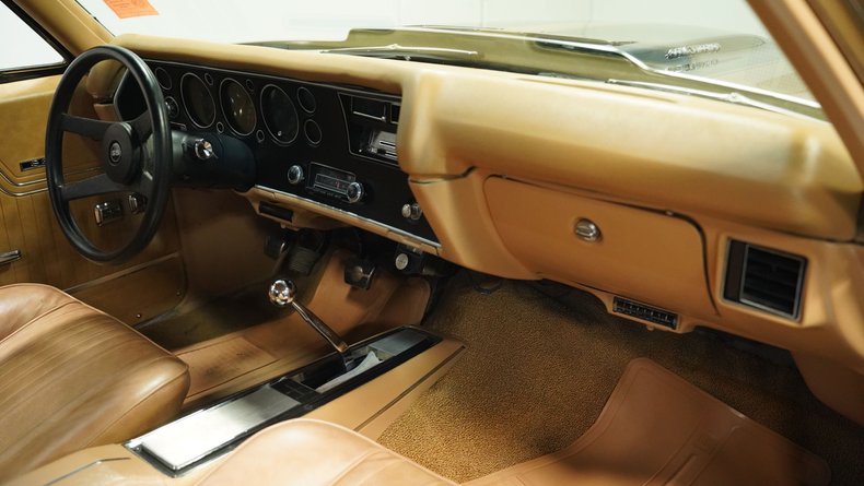 Unknown-El-camino-1970-Medium-Gold-Metallic-Saddle-16