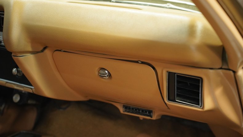Unknown-El-camino-1970-Medium-Gold-Metallic-Saddle-21
