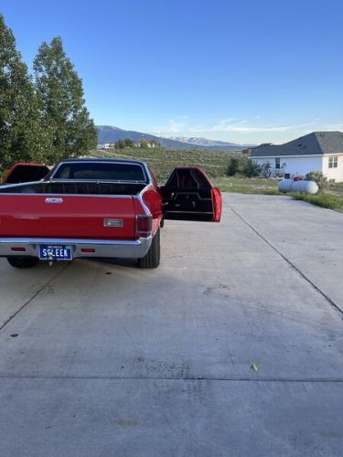 Unknown-El-camino-1970-Red-Black-3