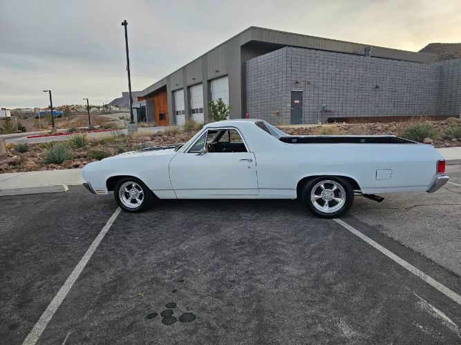Unknown-El-camino-1970-White-4