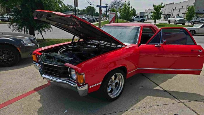 Unknown-El-camino-1972-Red-Black-Leather-2