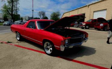Unknown-El-camino-1972-Red-Black-Leather