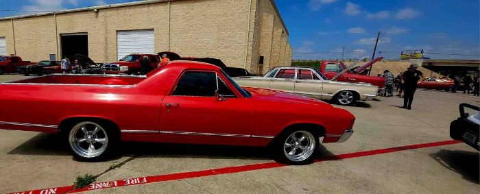 Unknown-El-camino-1972-Red-Black-Leather-7
