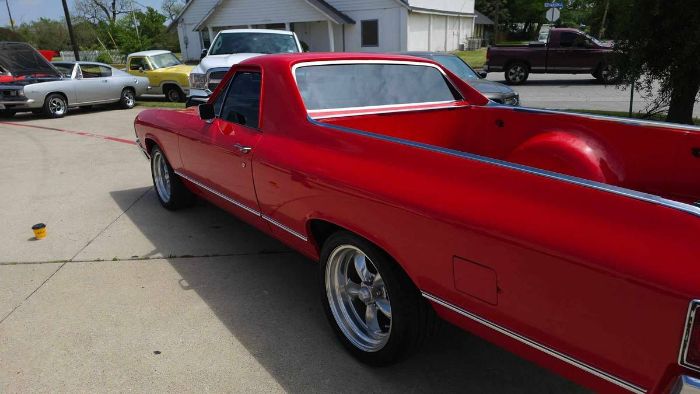 Unknown-El-camino-1972-Red-Black-Leather-8
