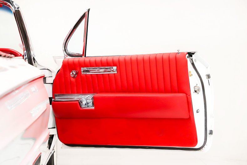 Unknown-Electra-1961-Arctic-White-Red-Leather-38
