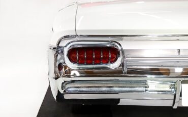 Unknown-Electra-1961-Arctic-White-Red-Leather-40