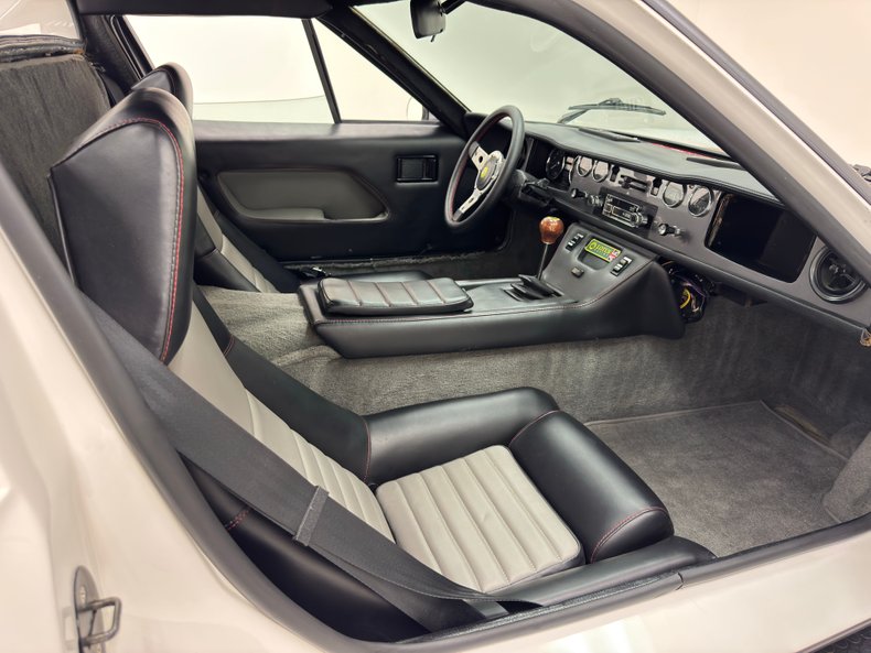 Unknown-Europa-1974-Cirrus-White-Black-5