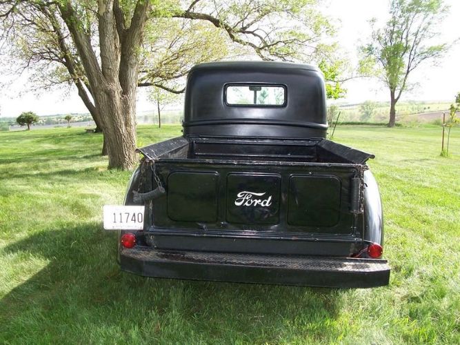 Unknown-F-100-1946-Black-Gray-1