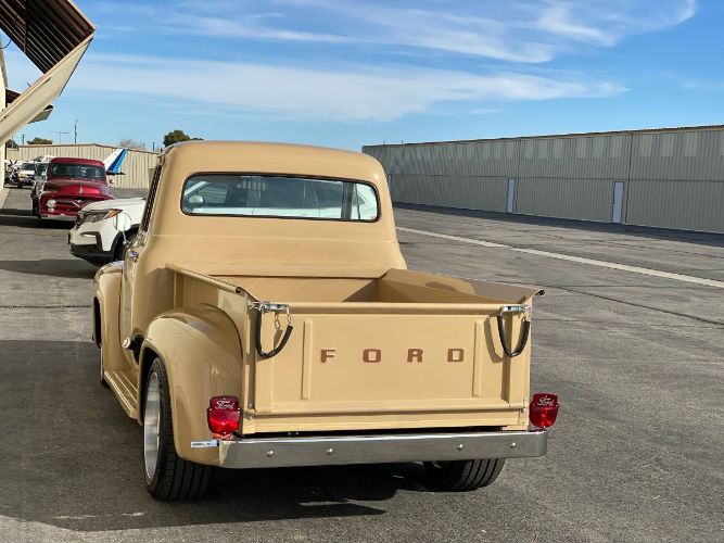 Unknown-F-100-1955-Custom-12