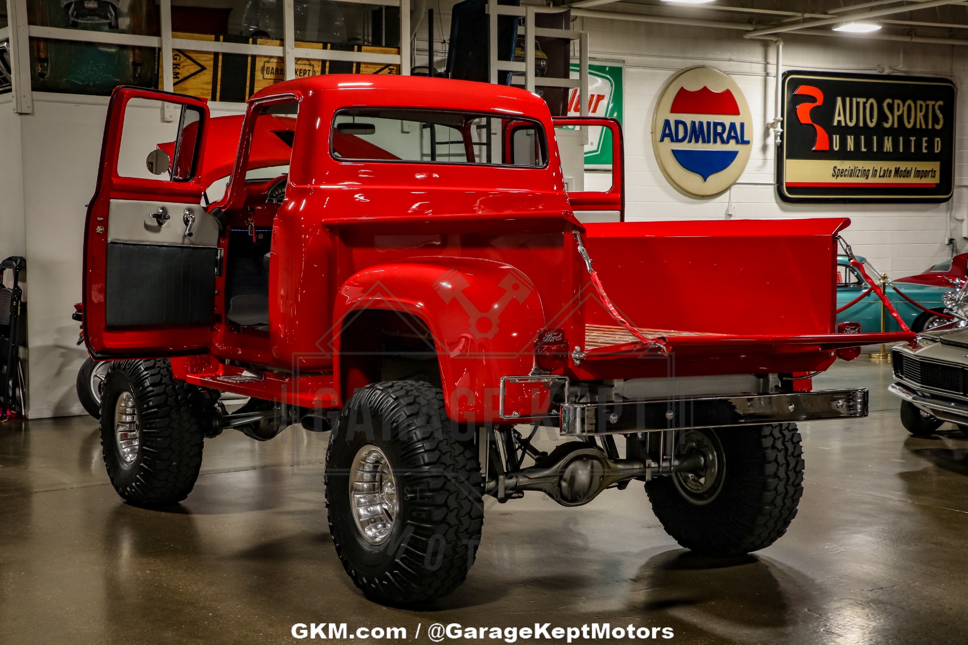 Unknown-F-100-1956-Red-Gray-1