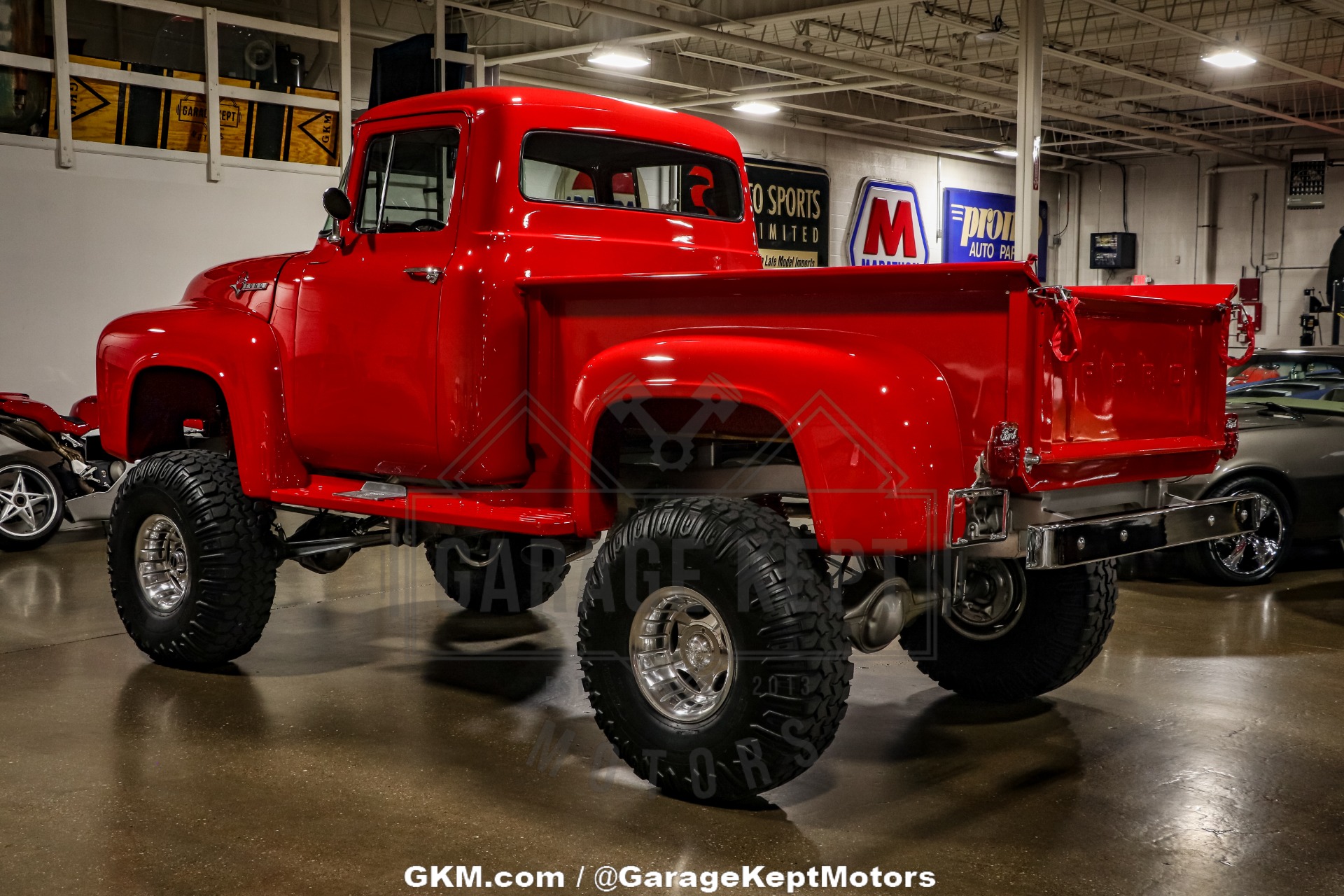 Unknown-F-100-1956-Red-Gray-20