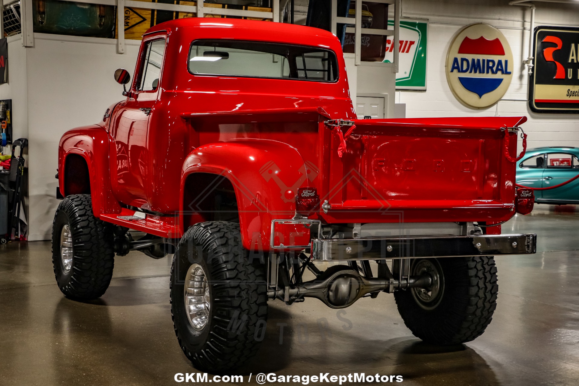 Unknown-F-100-1956-Red-Gray-21