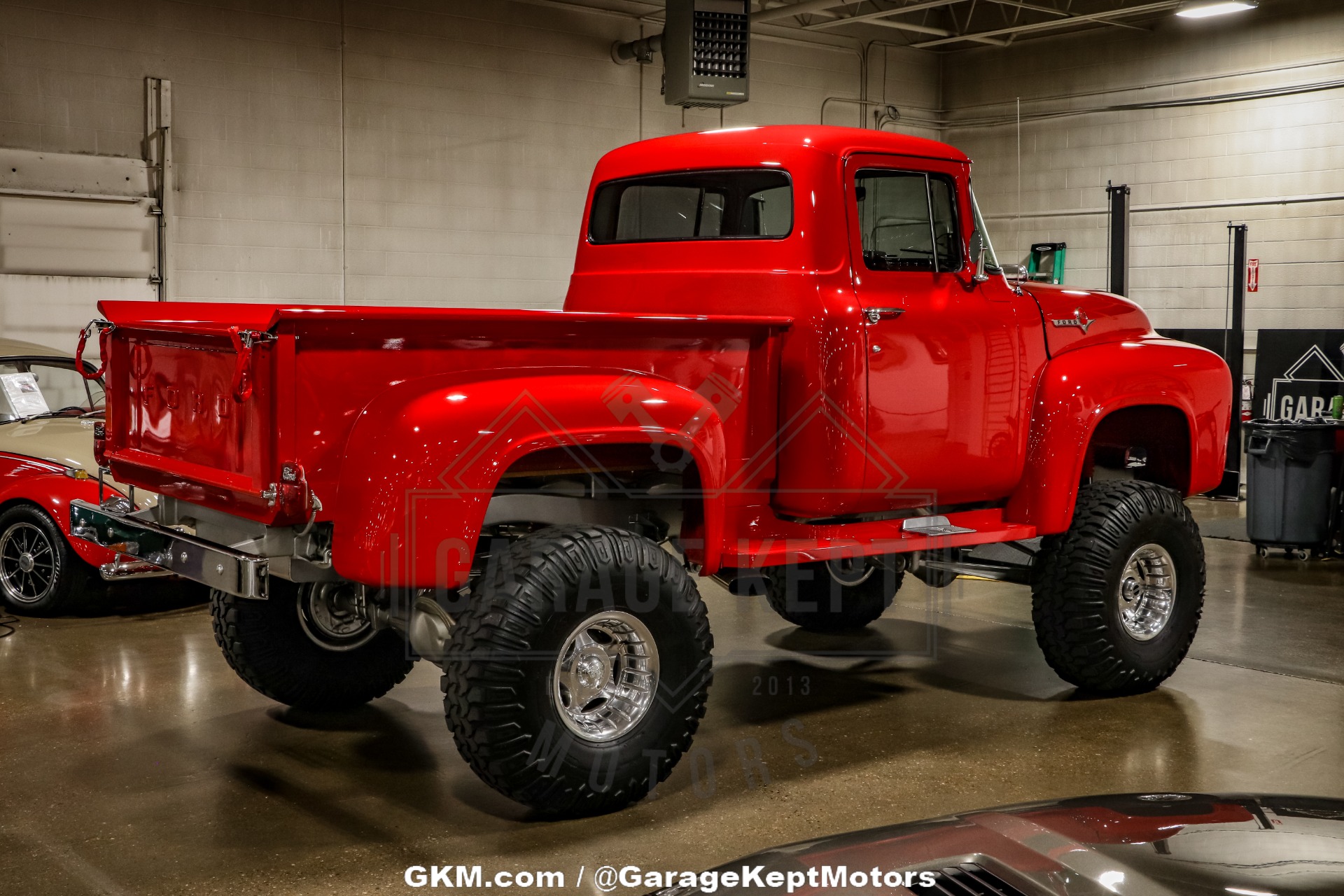 Unknown-F-100-1956-Red-Gray-23