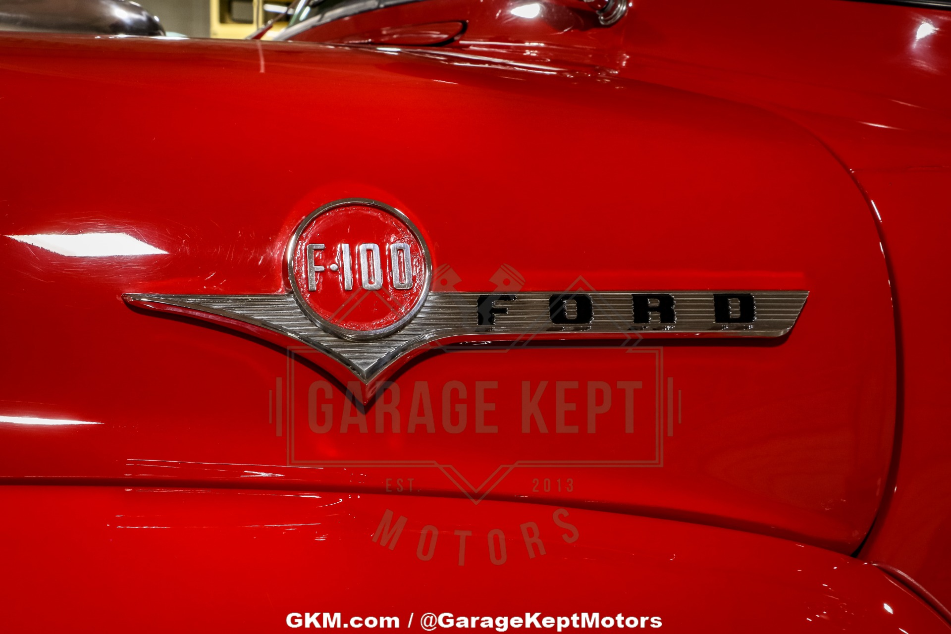Unknown-F-100-1956-Red-Gray-40
