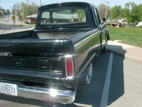 Unknown-F-100-1966-3