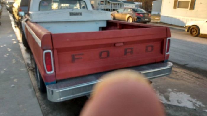 Unknown-F-100-1966-Red-5