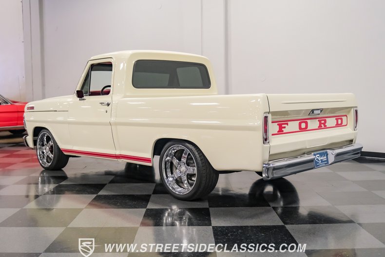 Unknown-F-100-1967-WImbledon-White-Red-1