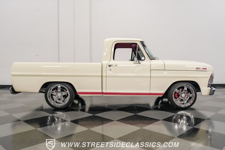 Unknown-F-100-1967-WImbledon-White-Red-14