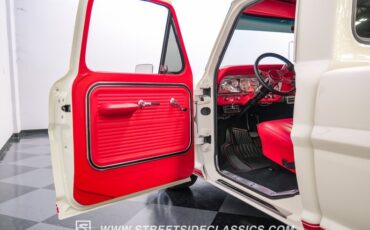 Unknown-F-100-1967-WImbledon-White-Red-5