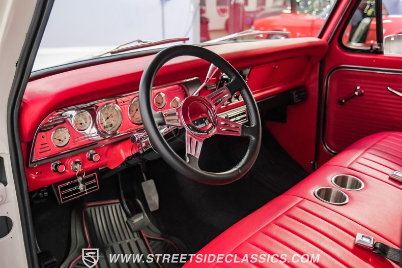 Unknown-F-100-1967-WImbledon-White-Red-7