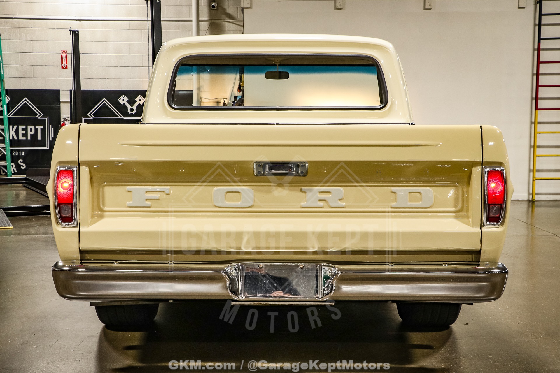 Unknown-F-100-1967-Yellow-Red-12