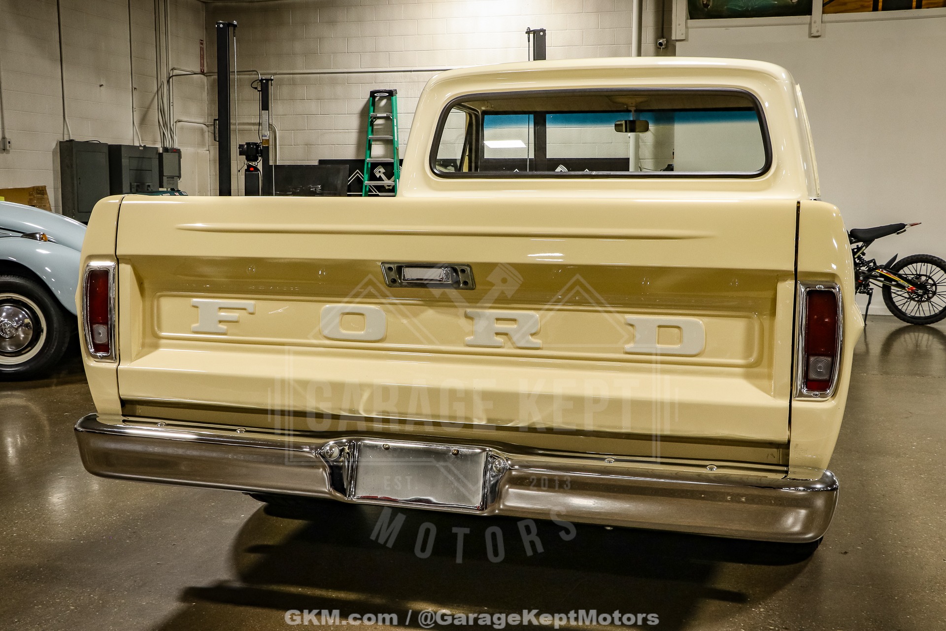 Unknown-F-100-1967-Yellow-Red-17