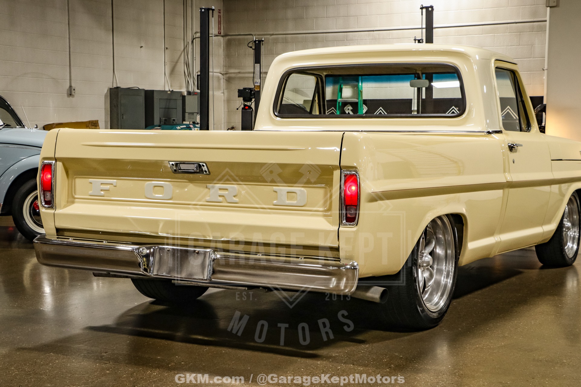 Unknown-F-100-1967-Yellow-Red-19